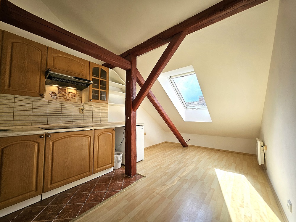 Pronájem bytu 2,5+1 Brno-Černovice, ul. Štolcova